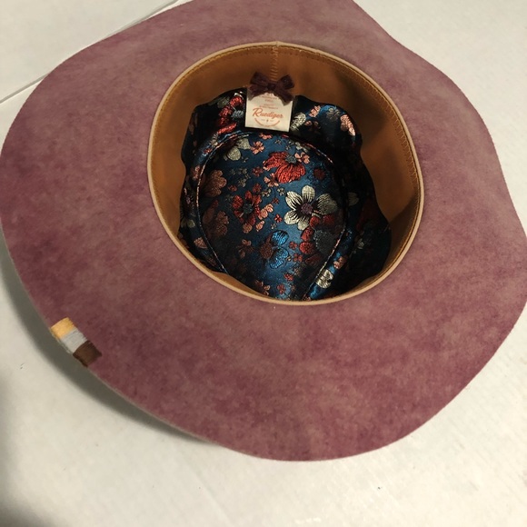 Ruediger Womams Blush Pink Hat
Retails $139
Size L